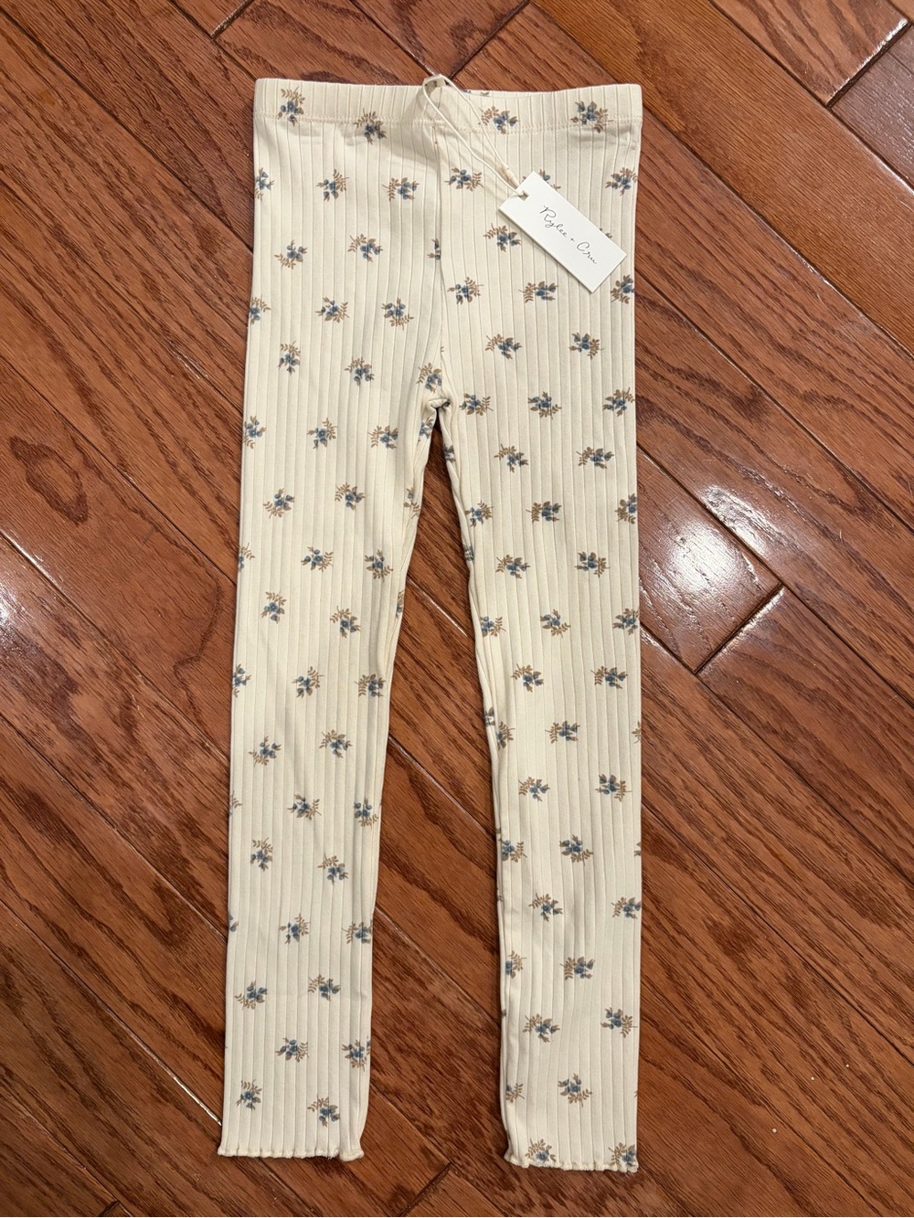 Rylee + Cru Cream Ribbed Floral Leggings